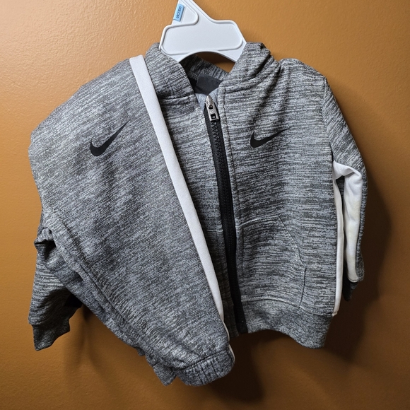 Nike Other - Nike 12 months baby jogger set